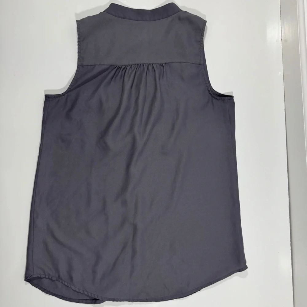 J.Crew Women’s Sleeveless Utility Button-Up‎ Blouse in Gray Size 2